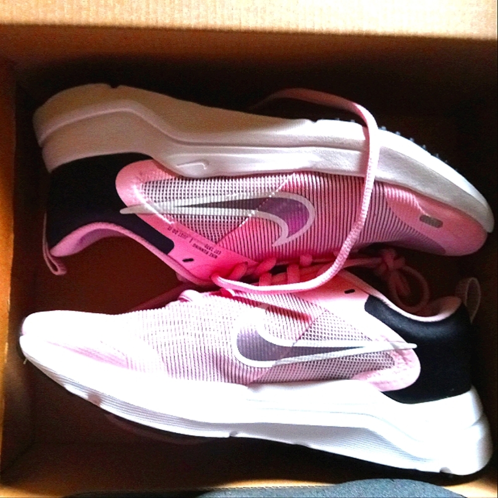 Girls Nike shoes size 3.5